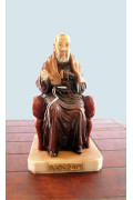 Statua Padre Pio seduto, colorato.